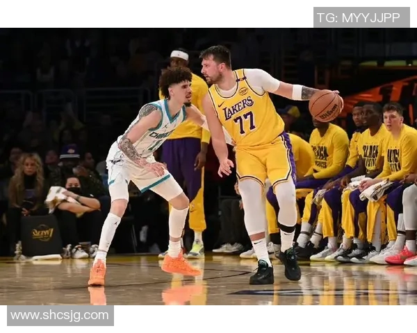 洛杉矶湖人队大胜密尔沃基雄鹿,东契奇空砍41分